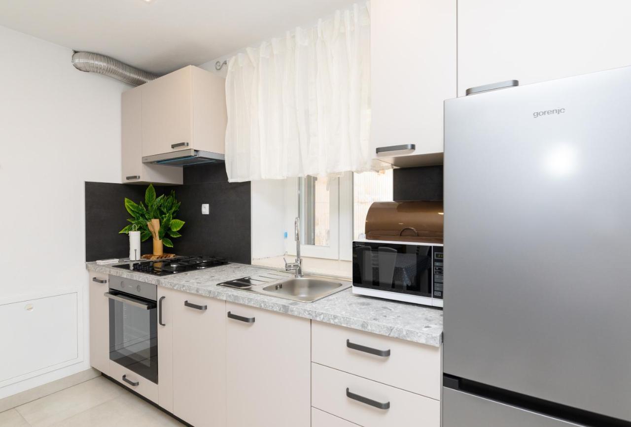 Apartmani Canaki 苏佩塔尔 外观 照片