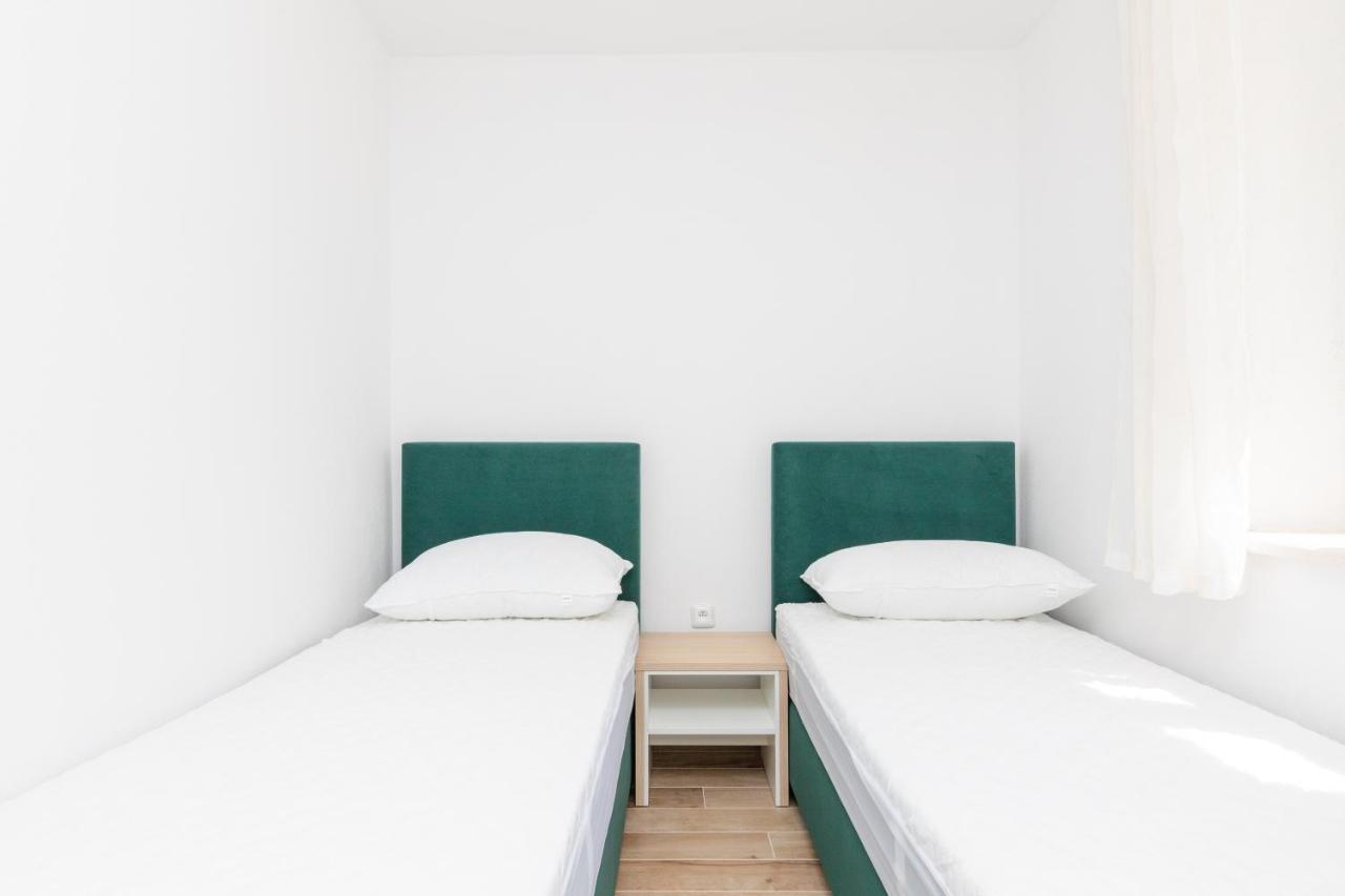 Apartmani Canaki 苏佩塔尔 外观 照片