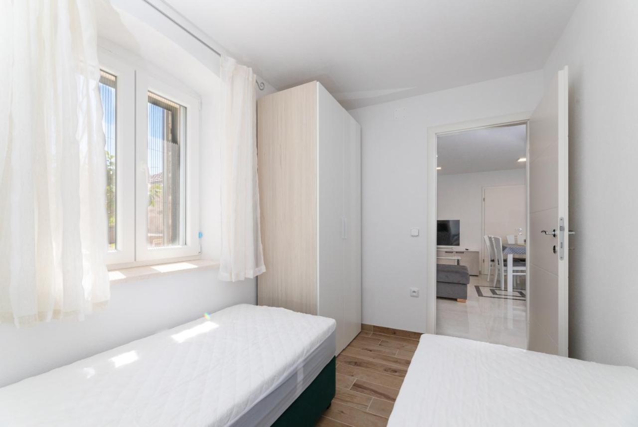 Apartmani Canaki 苏佩塔尔 外观 照片