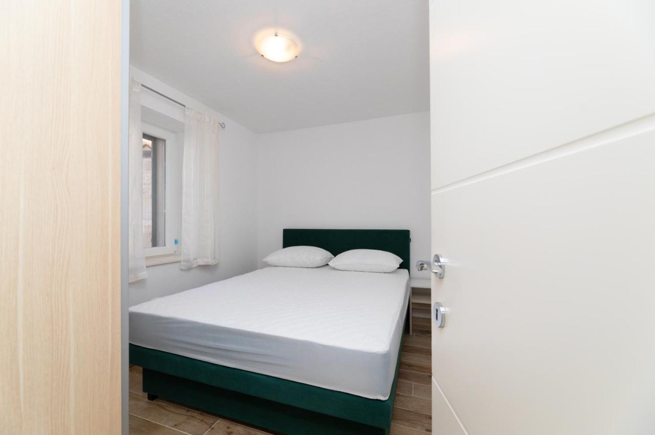 Apartmani Canaki 苏佩塔尔 外观 照片