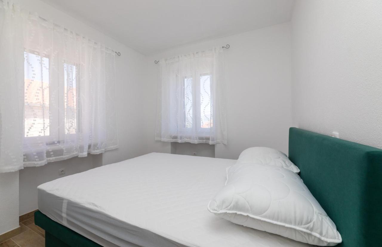 Apartmani Canaki 苏佩塔尔 外观 照片